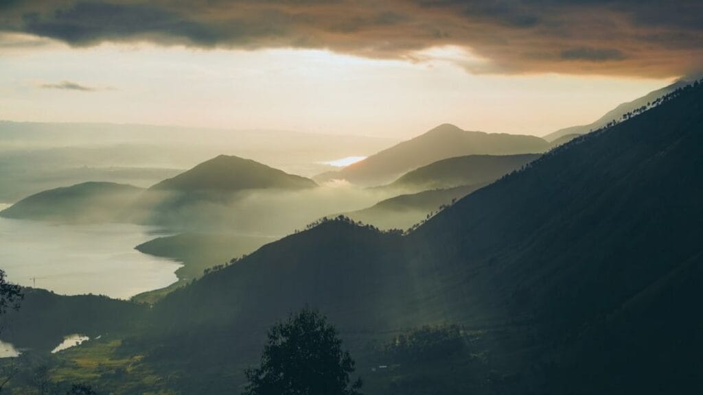-Lago Toba Indonesia