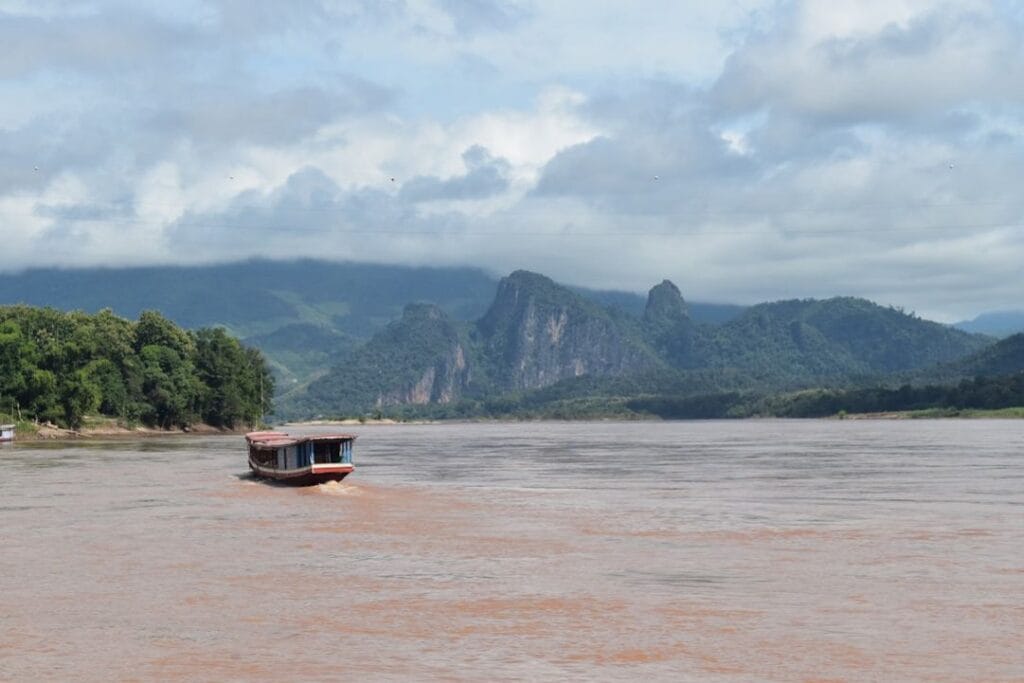 -4.000 Islas Laos