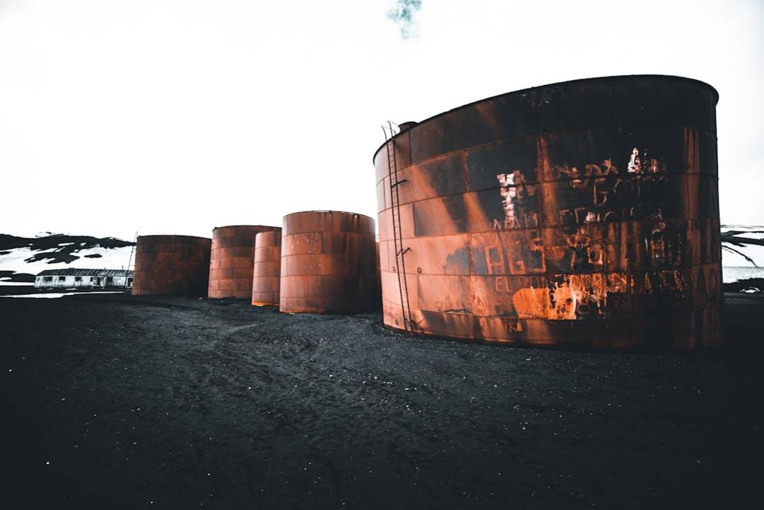Billionth Barrel Monumentmonumento-mil-millones-barrilesSeria highlights